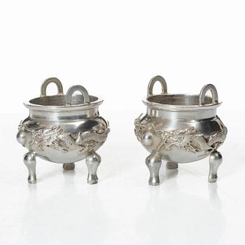 Saltkar ett par, silver, Kina, 1900-tal.