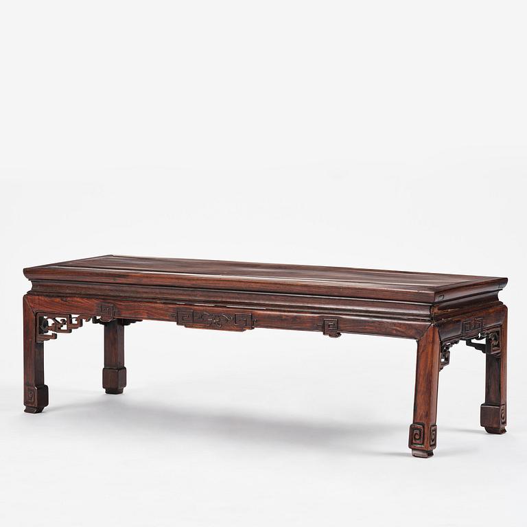 Bord, hardwood. Qingdynastin, 1800-tal.