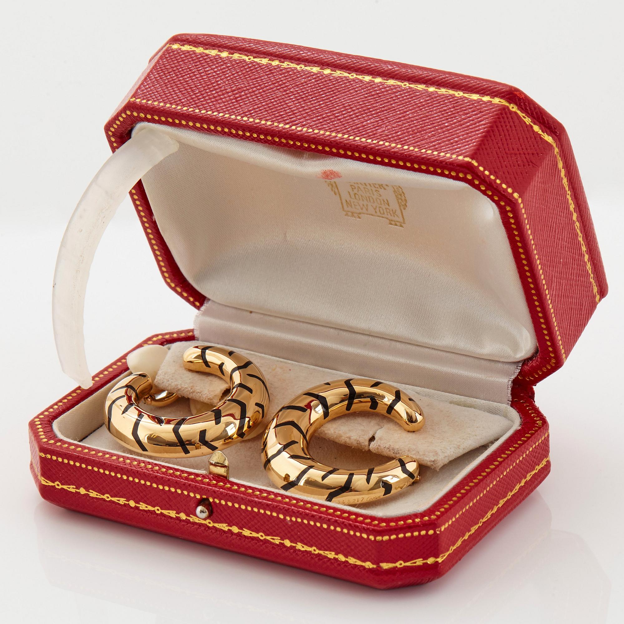 Cartier "Panthère" ett par örhängen.