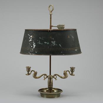 BORDSLAMPA, sk "Lampe à bouillotte ", empirestil. 1900-talets början.