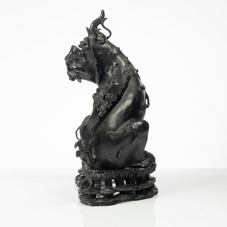 Figurin, Qilin, brons, Kina, sen Qingdynasti/1900-talets första hälft.