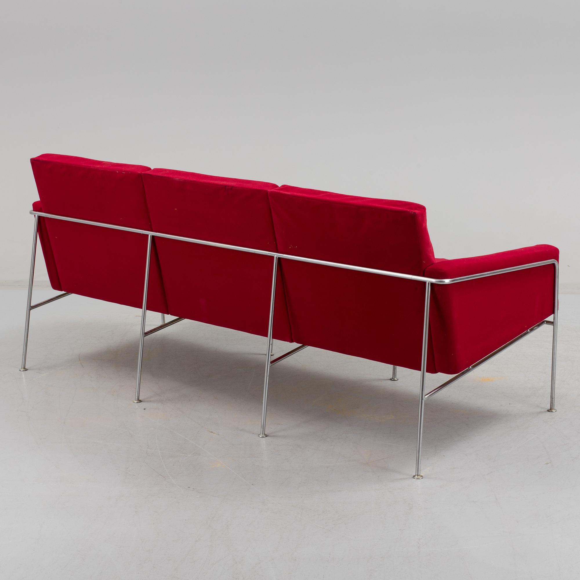 ARNE JACOBSEN, Soffa för Fritz Hansen, Köpenhamn, 1970-tal. Modellnummer 3304.