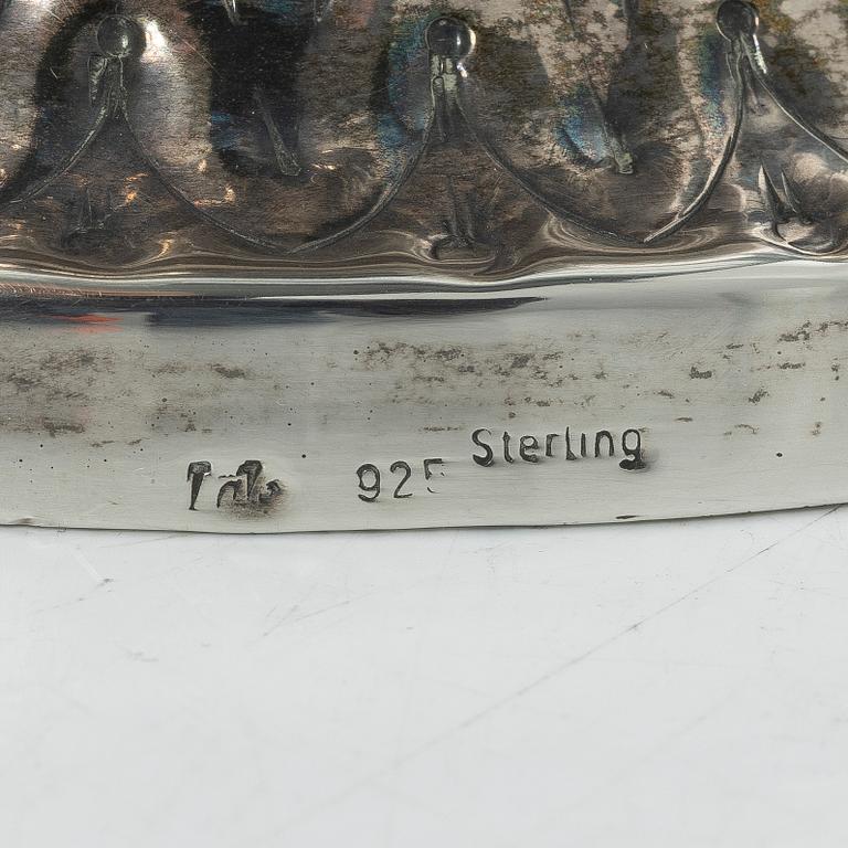 Lale Silverware & Co Ltd, a large sterling silver vase, Istanbul, Turkey 20th century.