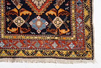 Gallerimatta, Anatol, antik, ca 425 x 90 cm.