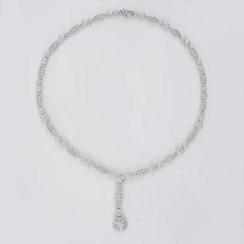 COLLIER med briljantslipade diamanter, ca 14.00 ct.