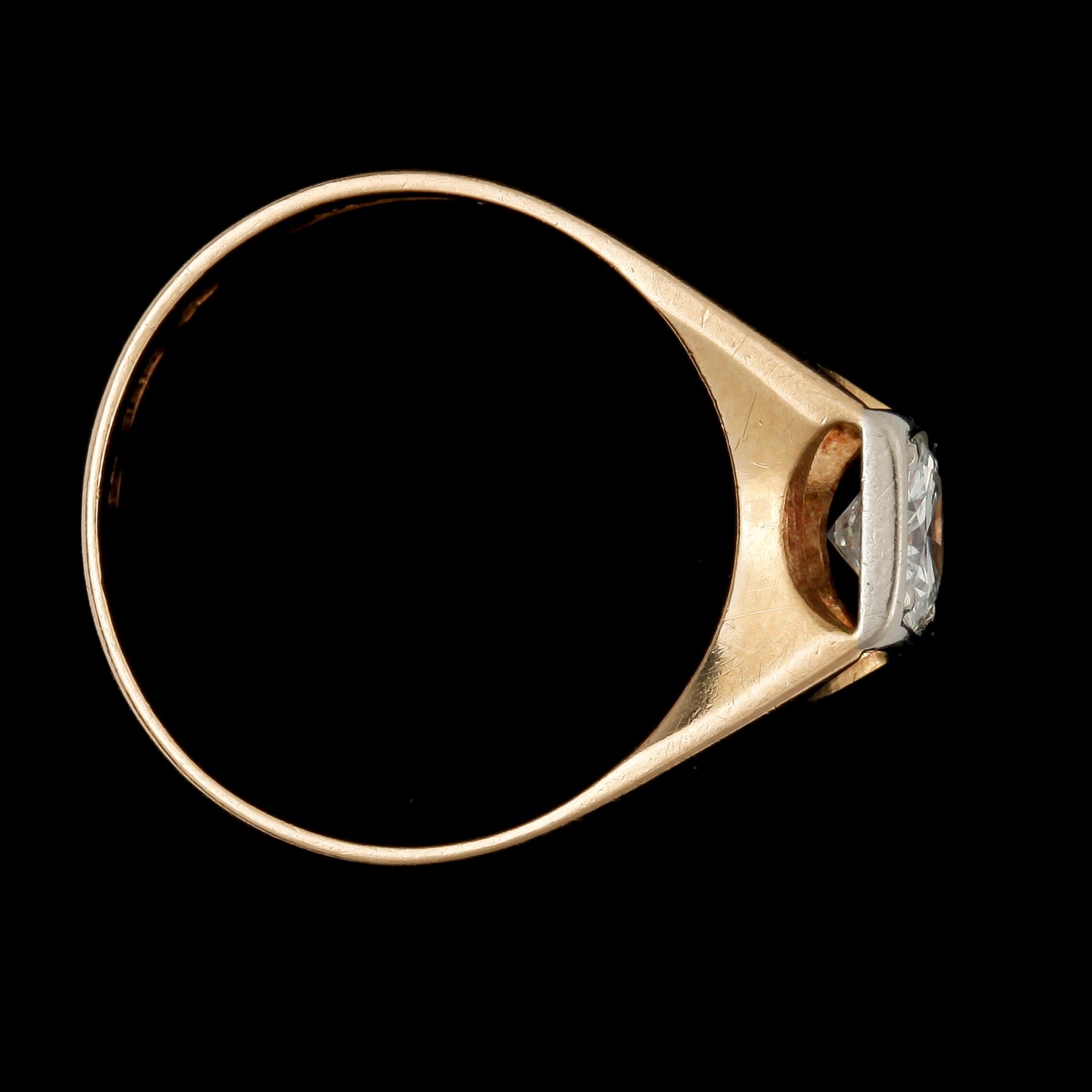 RING, 18 k guld med briljantslipad diamant ca 0,37 ct. Vikt ca 2 g.