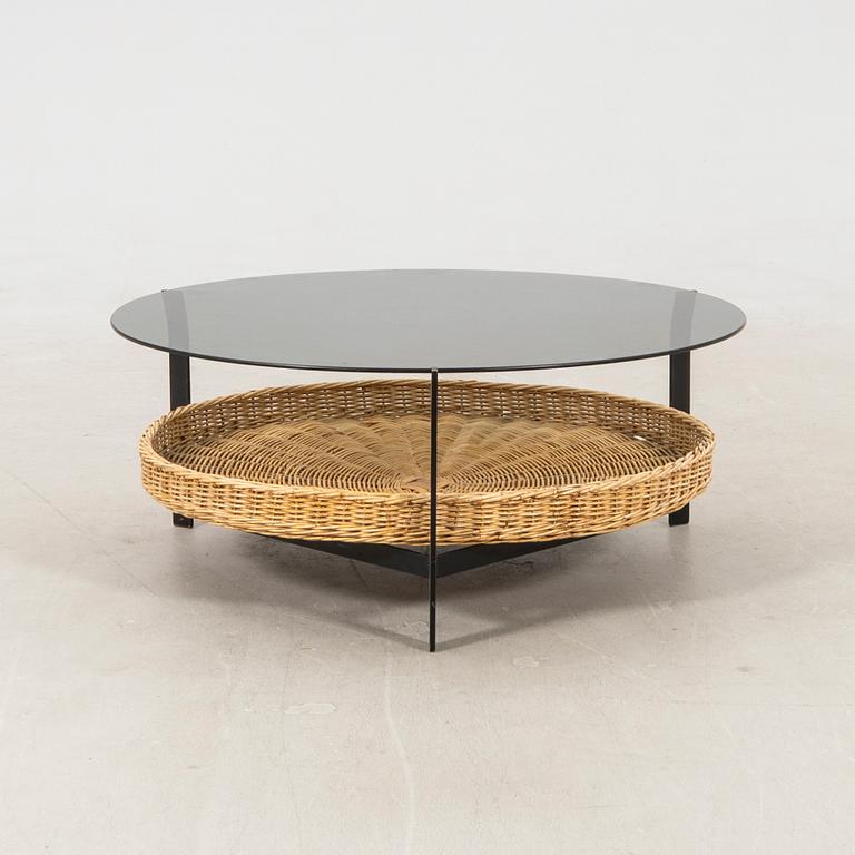Late 20th-century coffee table.