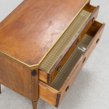 A Gustavian chest of drawers, 19th Century.