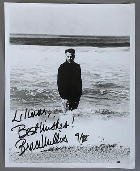 KEVIN COSTNER SAMT BRUCE WILLIS, foton med namnteckningar.
