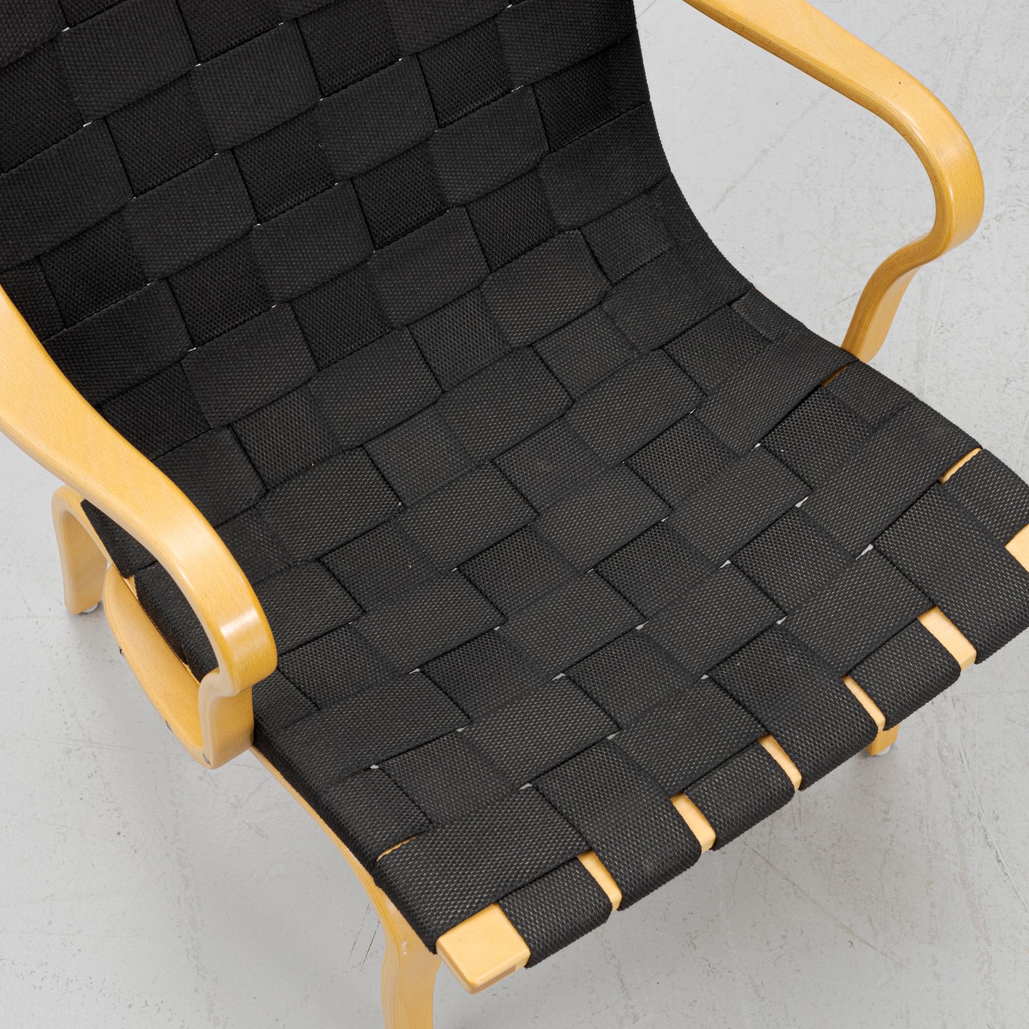 Bruno Mathsson, fåtöljer, ett par, "Eva", Firma Karl Mathsson, respektive Bruno Mathsson International, Värnamo.