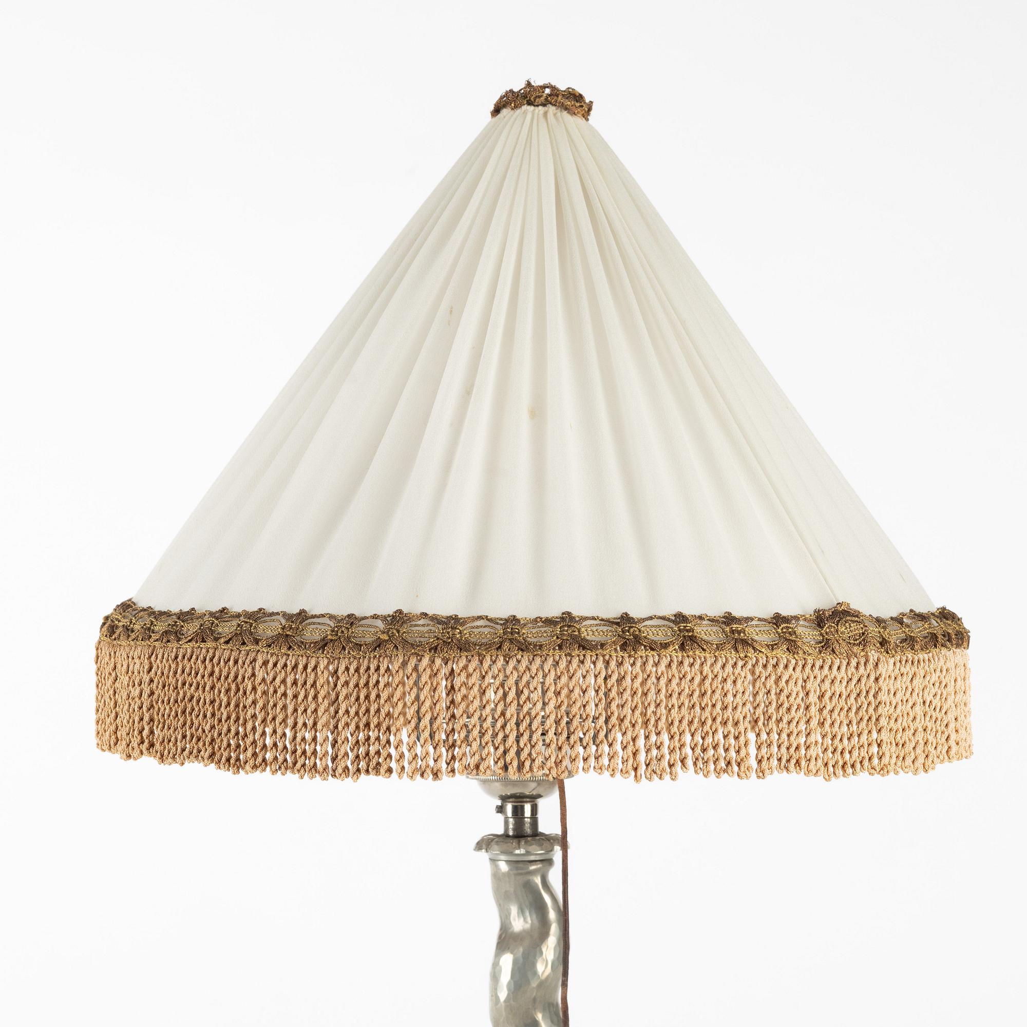 Harald Notini, bordslampa, modell "6891", Arvid Böhlmarks Lampfabrik, Stockholm 1920-tal.