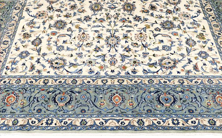 A Kashan carpet, c 349 x 255 cm.