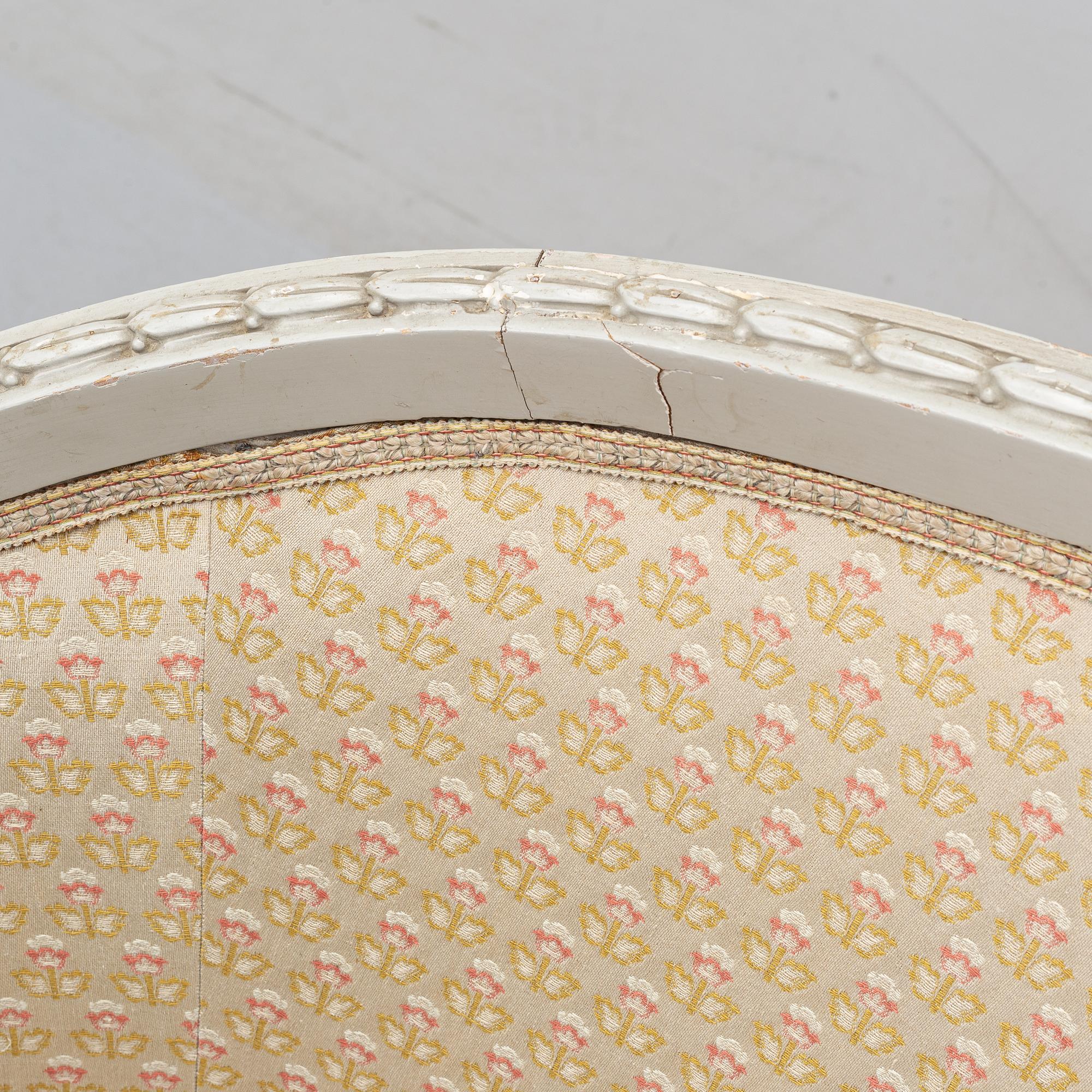 Salongsmöbel, två fåtöljer samt soffa, gustaviansk stil, 1900-talets början.