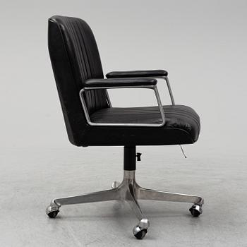 OSVALDO BORSANI, executive desk with armchair, Tecno Italy, 1970's.