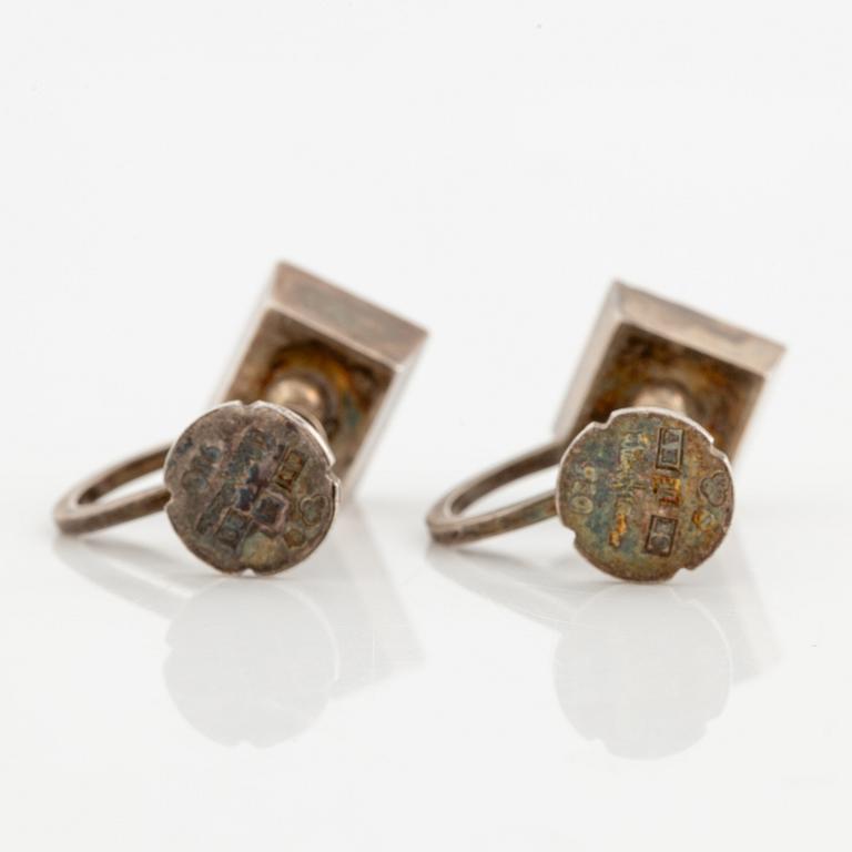 Wiwen Nilsson, a pair of earrings, silver with rock crystal, Lund 1955.