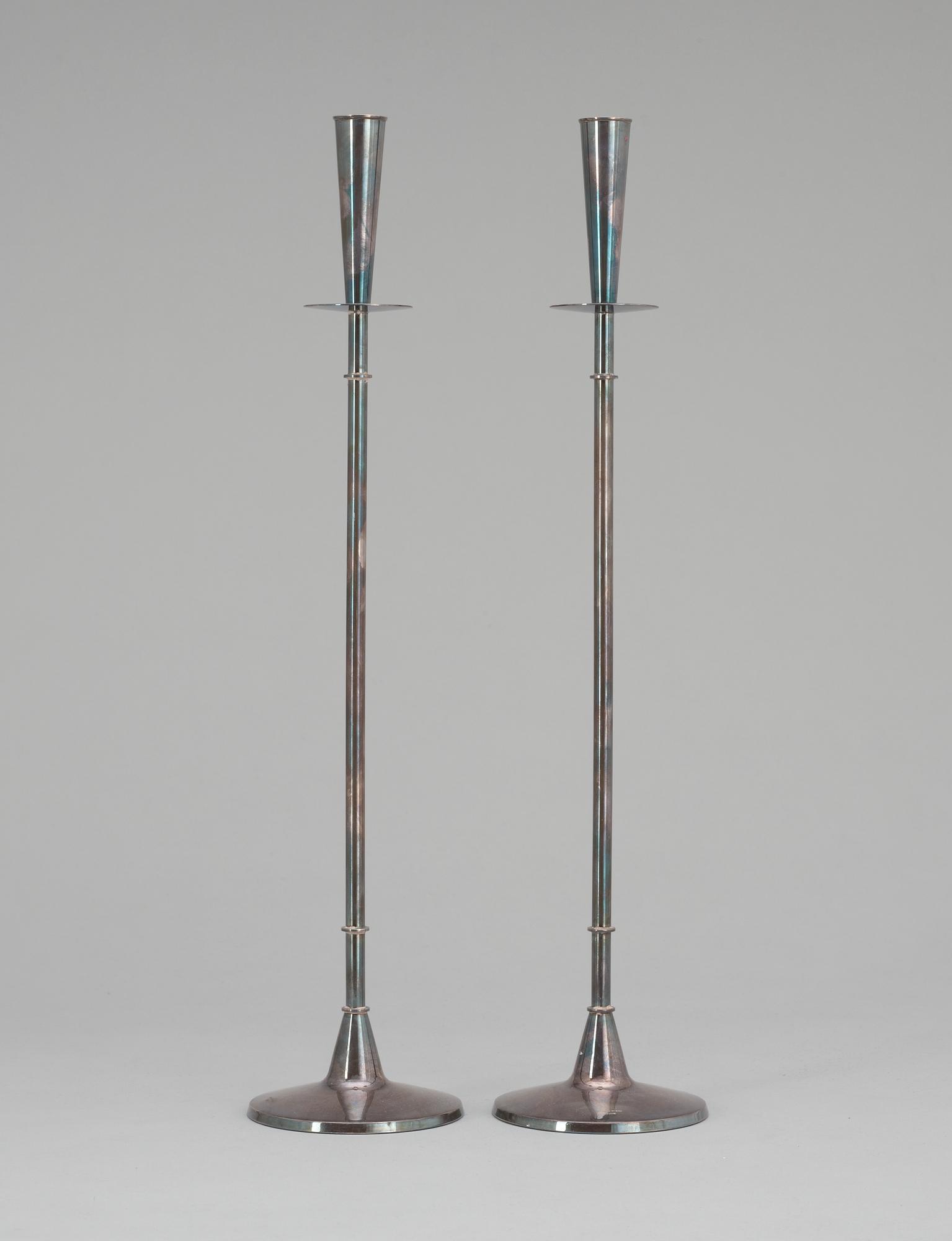 LJUSSTAKAR, ett par, silver. Carlson , Göteborg 1962. Design Tore Eldh.