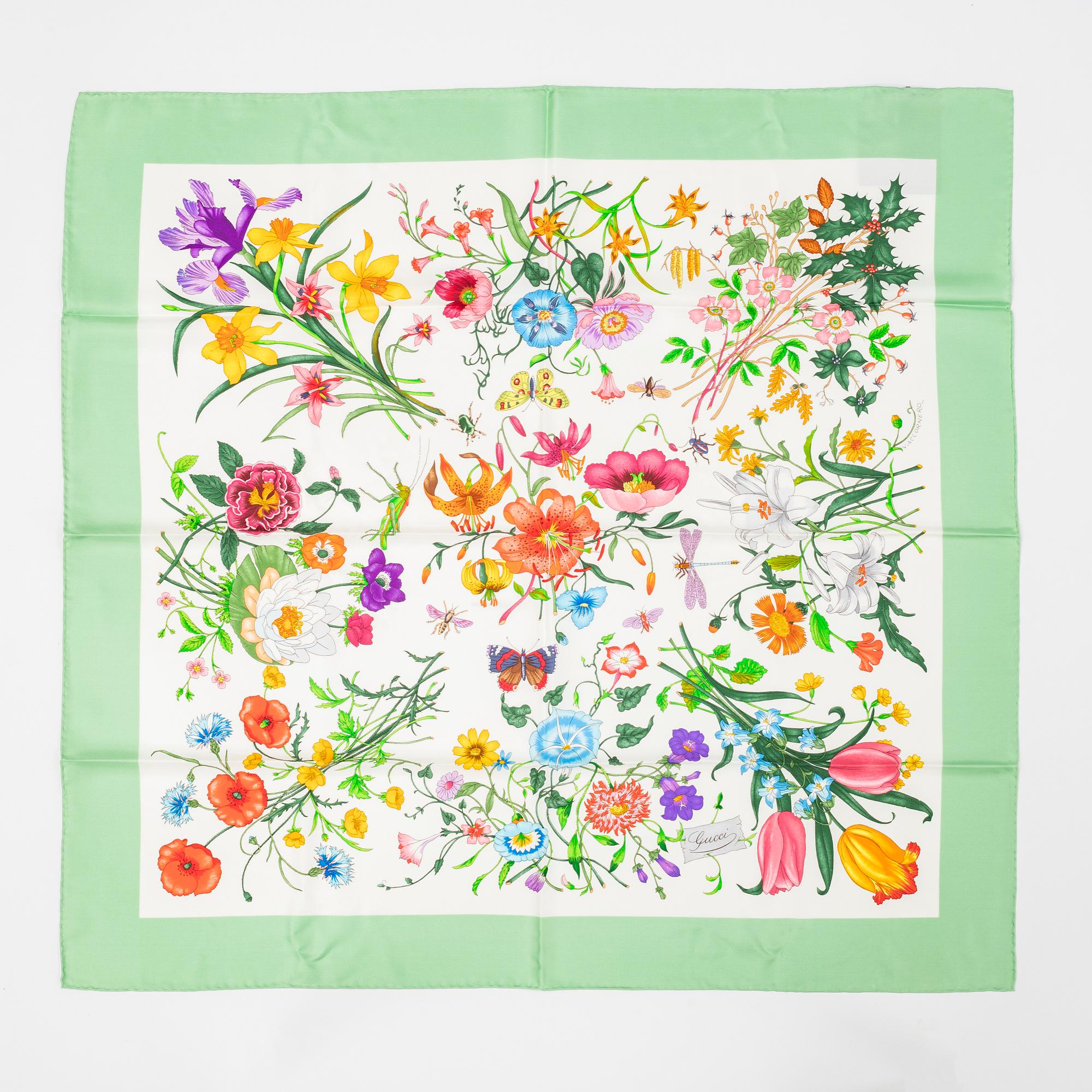Gucci, a 'Flora' silk scarf.