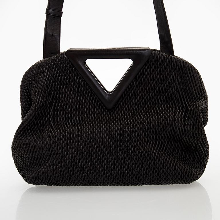 Bottega Veneta, a 'Point' bag.