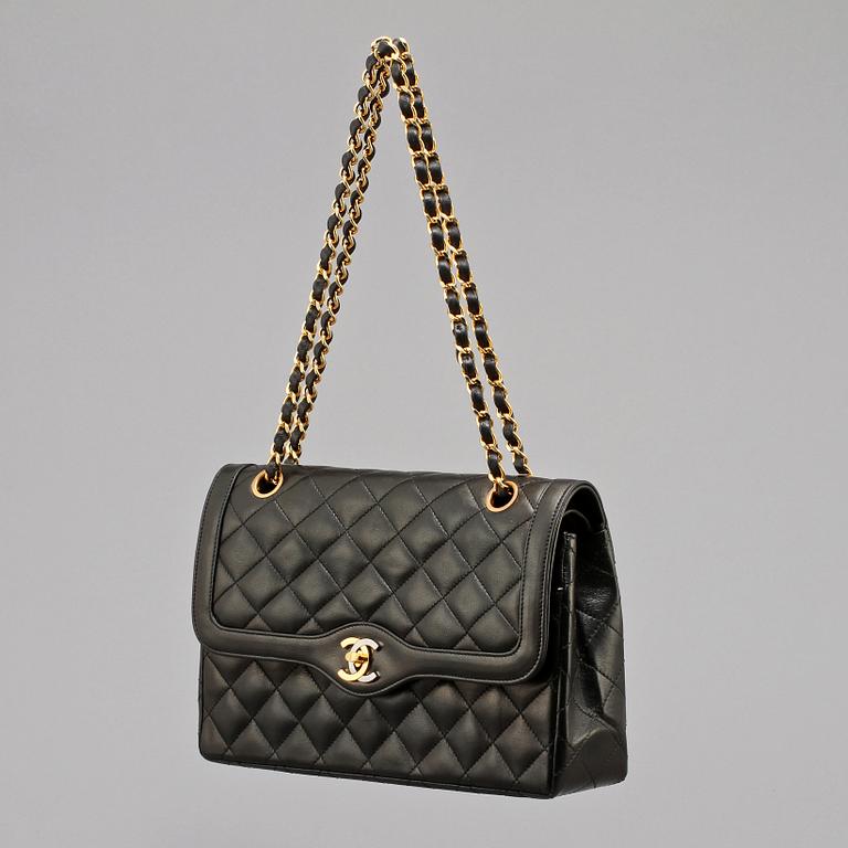 AXELREMSVÄSKA, "double flap limited edition", Chanel, Paris, 1900-talets sista kvartal.