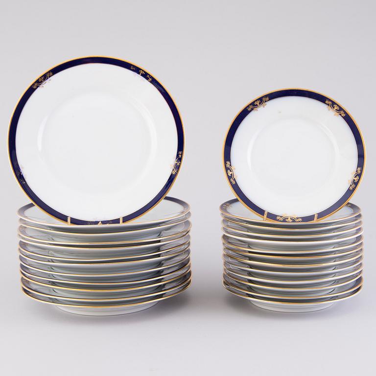 A 70-pcs set of dinnerware and for coffee, Arabia Finland 1932-1949.