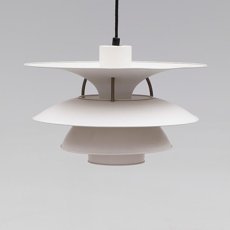 TAKLAMPA, "Charlottenborg", Ebbe Christensen, Sophus Frandsen och Poul Henningsen, Louis Poulsen, Danmark, höjd 30.