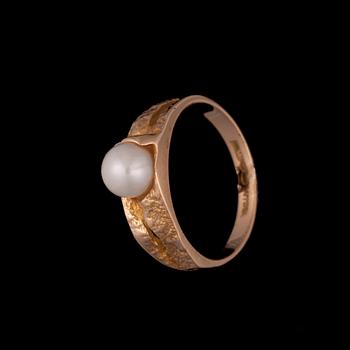 RING, "Pärlans födelse" 14K guld, pärla, 1974, Björn Weckström, Lapponia 1974. Vikt 3 g.