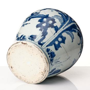A blue and white transitional vase, 17th Century.