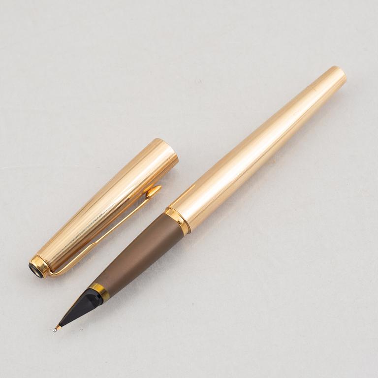 Pens 2 pcs, Montblanc and Parker.