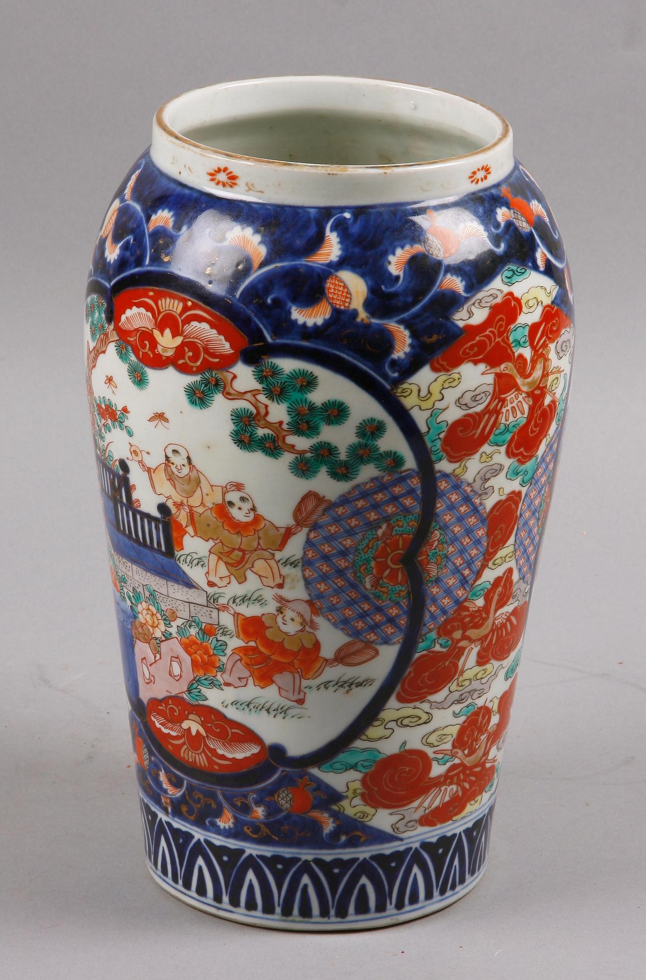 VAS, porslin, Kina 1800-tal.