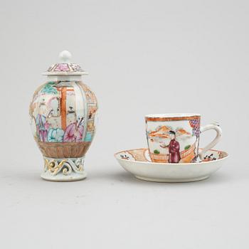 Three famille rose export porcelain objects, Qing dynasty, Qianlong (1736-95).