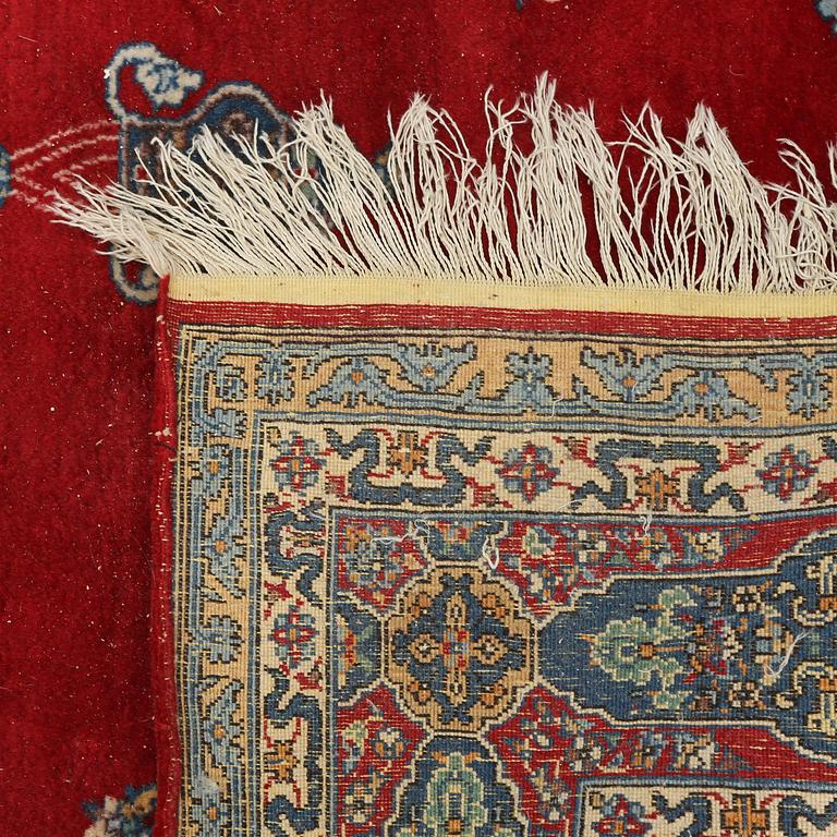 MATTA, troligen Isfahan Old, ca 185 x 123 cm.