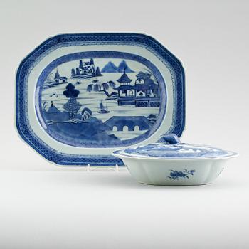 STEKFAT SAMT TERRIN, kompaniporslin, Kina, 1700-/1800-tal.
