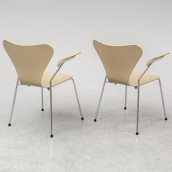 ARNE JACOBSEN, karmstolar, 8 st, "Sjuan", Fritz Hansen, Danmark.