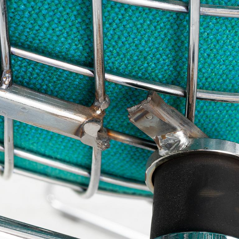 Harry Bertoia, a 'Diamond Chair Wide' 1950s/60s. Knoll International.