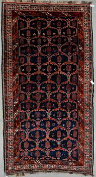 MATTA, semiantik orientalisk. Ca 362x198 cm.