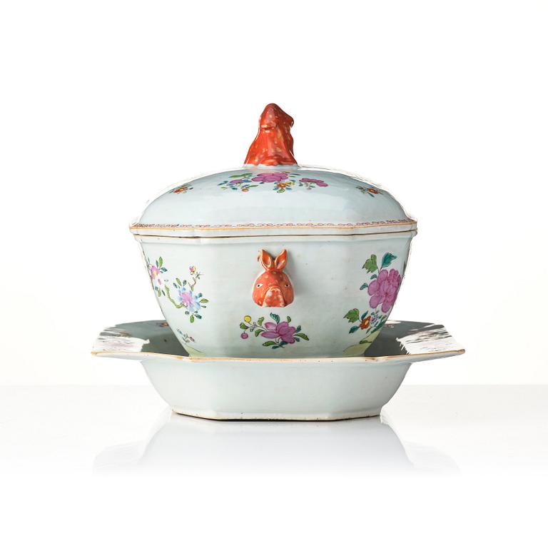 A famille rose tureen with cover, Qing dynasty, Qianlong (1736-95).
