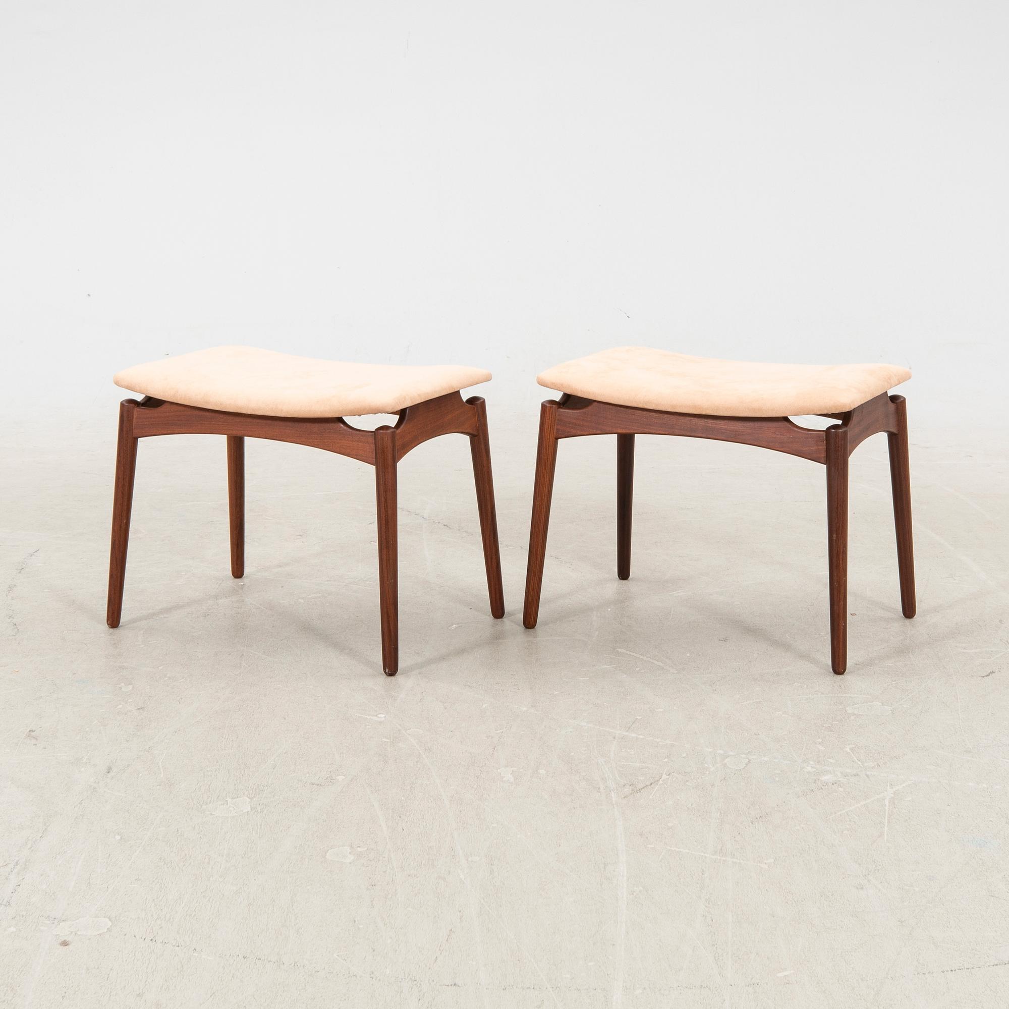 Sigfrid Omann, stools a pair, Ølholm Møbelfabrik  mid 20th century.