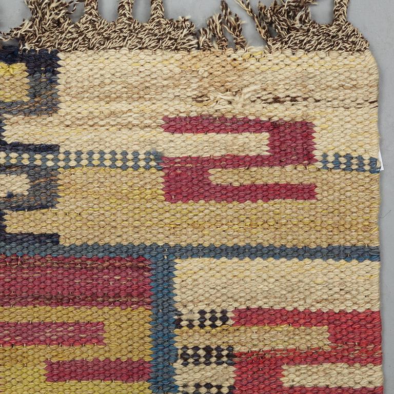 Märta Måås-Fjetterström, matto, "Röda Esset", flat weave, ca 203-207,5 x 148-149 cm, signed MMF.