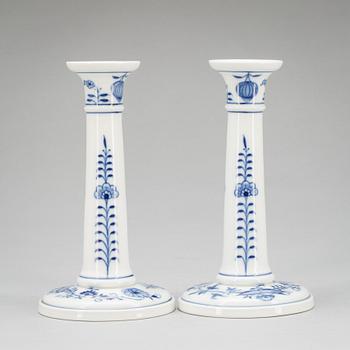 LJUSSTAKAR, ett par, porslin, Meissen.
