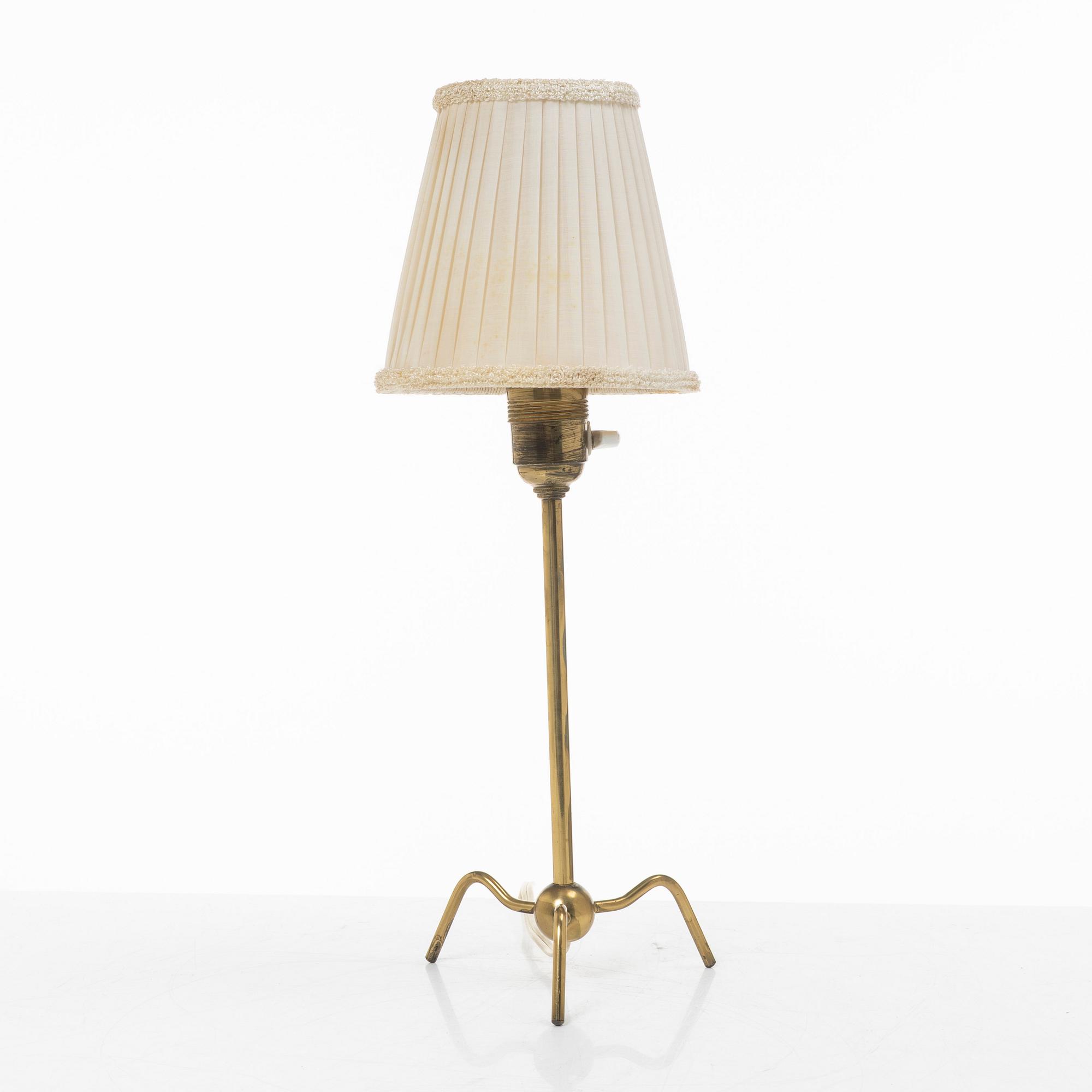 Harald Notini, a table lamp model 15490, Arvid Böhlmarks Lampfabrik, Stockholm, 1940s.