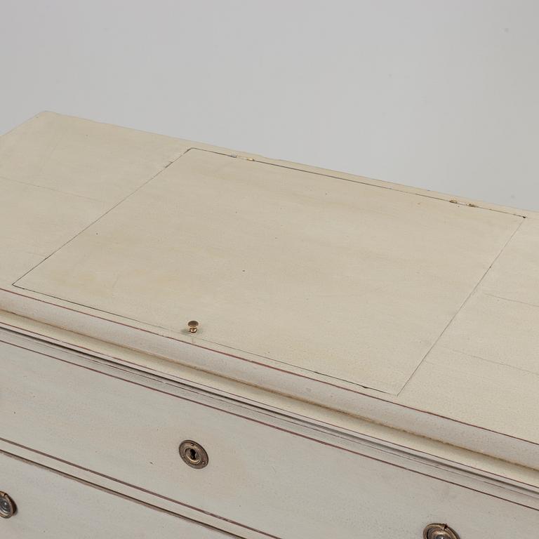 A mid 19th century chest of drawers.