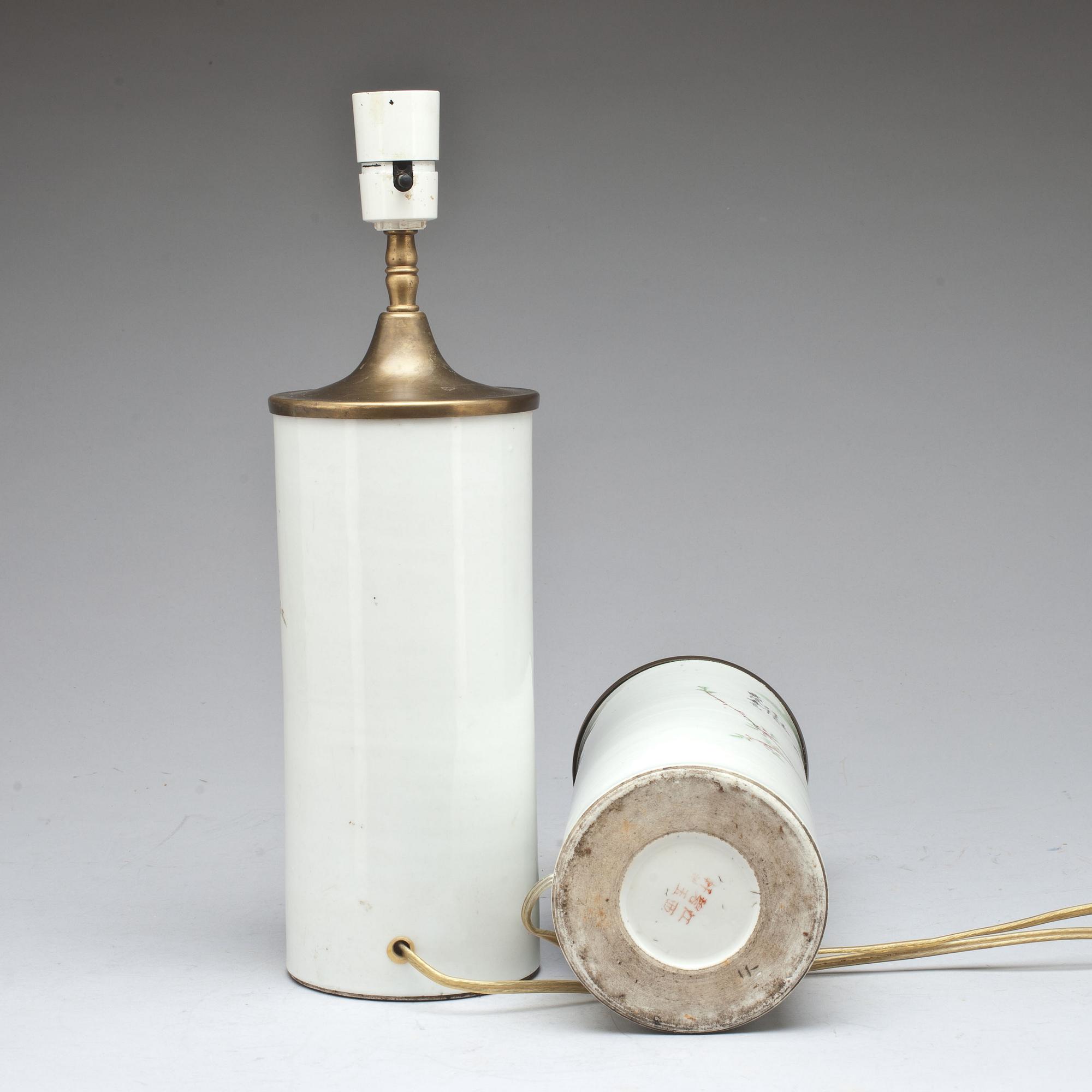 BORDSLAMPOR, ett par, porslin, Kina, 1900-tal.