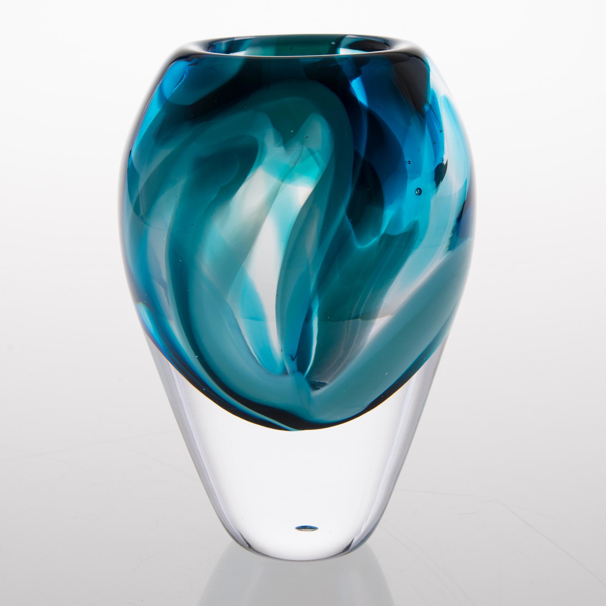 A vase signed Sini Majuri.