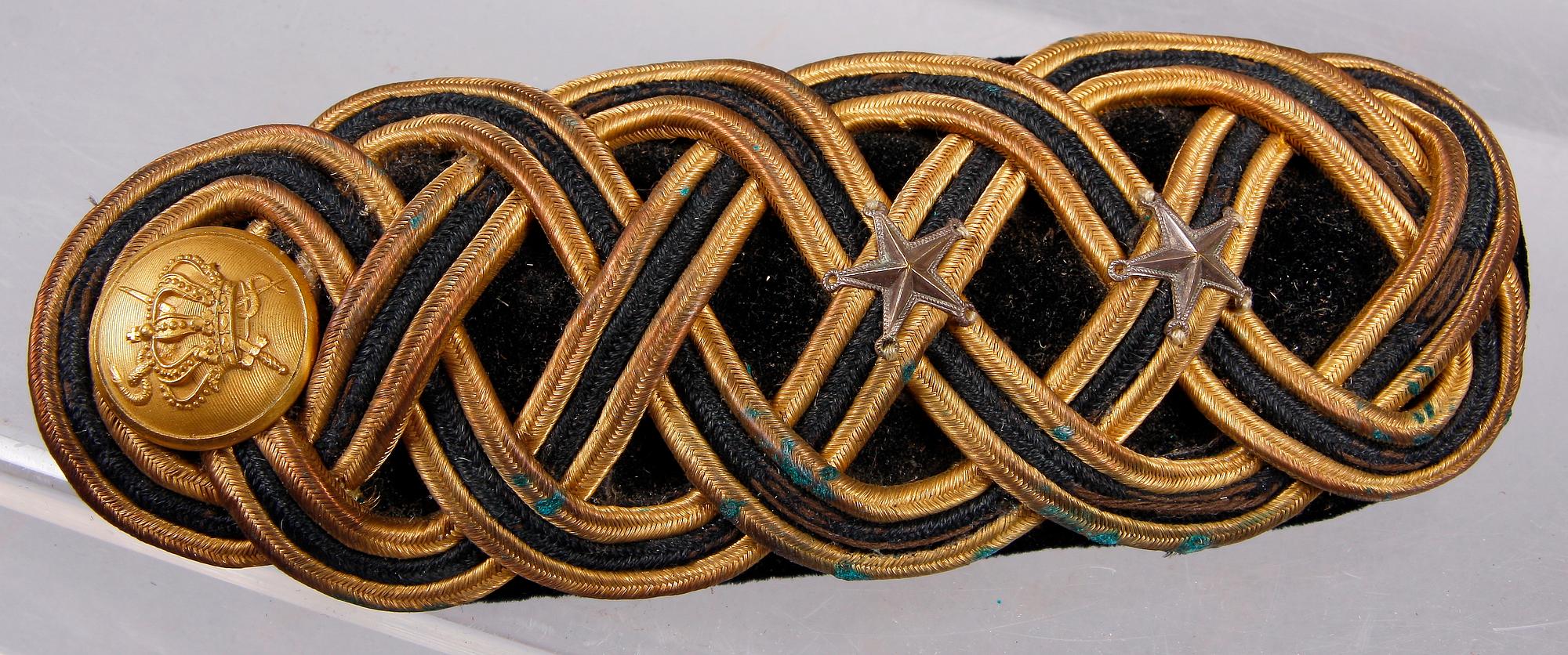 PARTI MILITARIA, 9 delar, 1800/1900-tal.