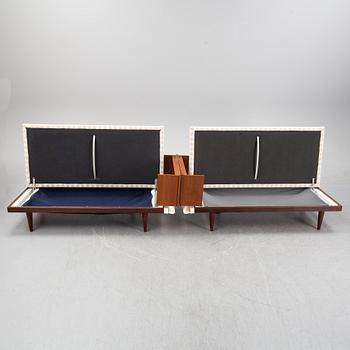 Haldor Vik och Ingmar Relling, ett par soffor / dagbäddar, 'Svane', Ekornes, Norge, 1960-tal.
