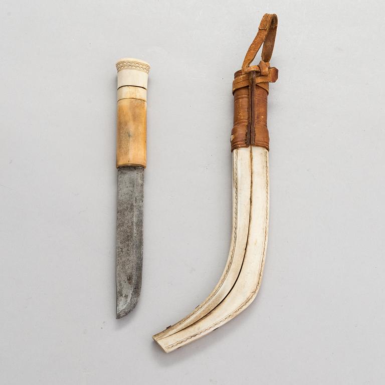 A sami knife / sami handicraft / duodji large leuku knife from Lapland, early 20th century.