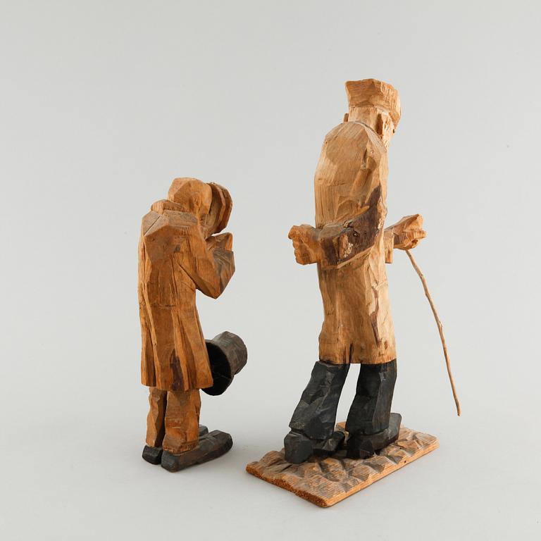 Rwo unsigned wooden skulptures from the 20th century.