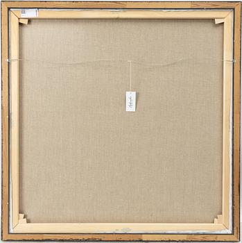 Carolina Gynning, Porträtt mot blå fond.