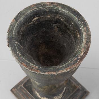 Urnor, ett par, omkring år 1700. Barock.