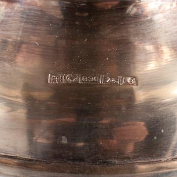 GRÄDDSNÄCKA och SOCKERSKÅL, silver, Åbo 1988. Vikt ca 158,4 g.